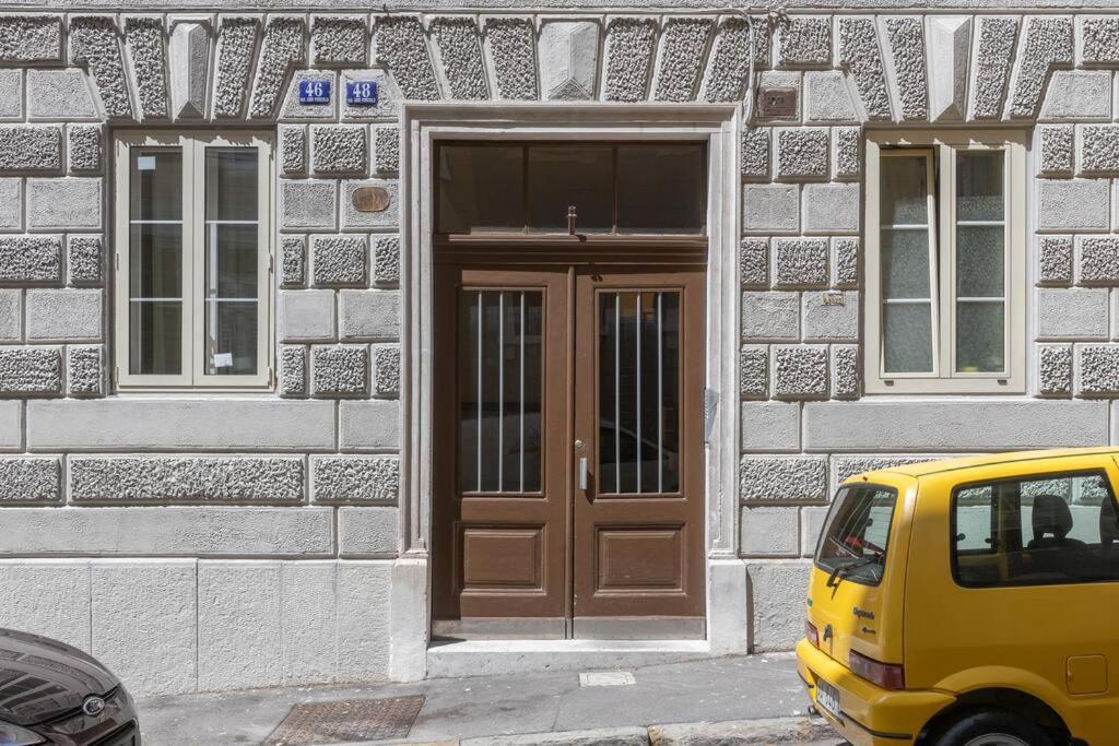 Foscolo 46 - Elegant Family Apartment Trieste Luaran gambar